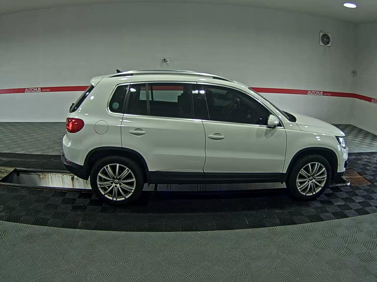 2016 - volkswagen tiguan