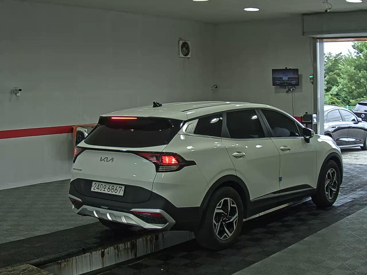 2023 - kia sportage