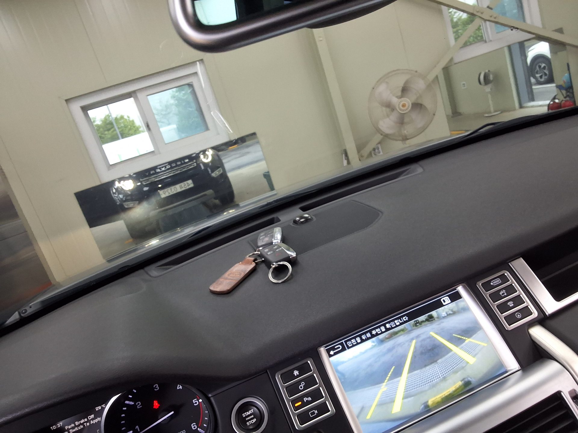2016 - land rover discovery