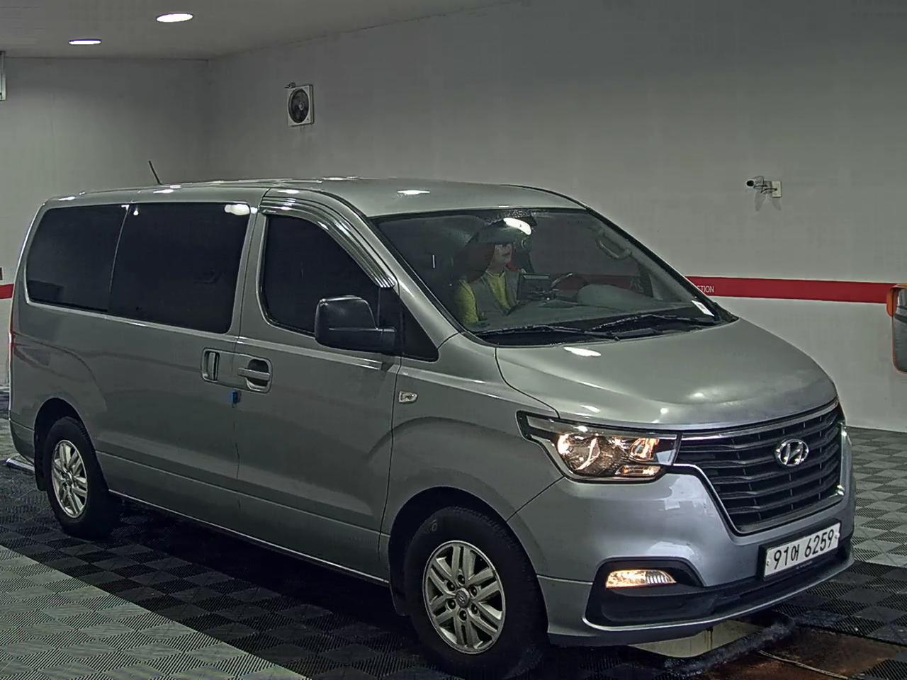 2021 - hyundai grand starex