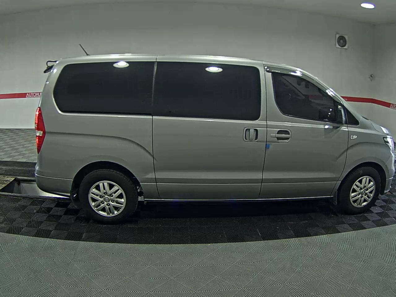 2021 - hyundai grand starex