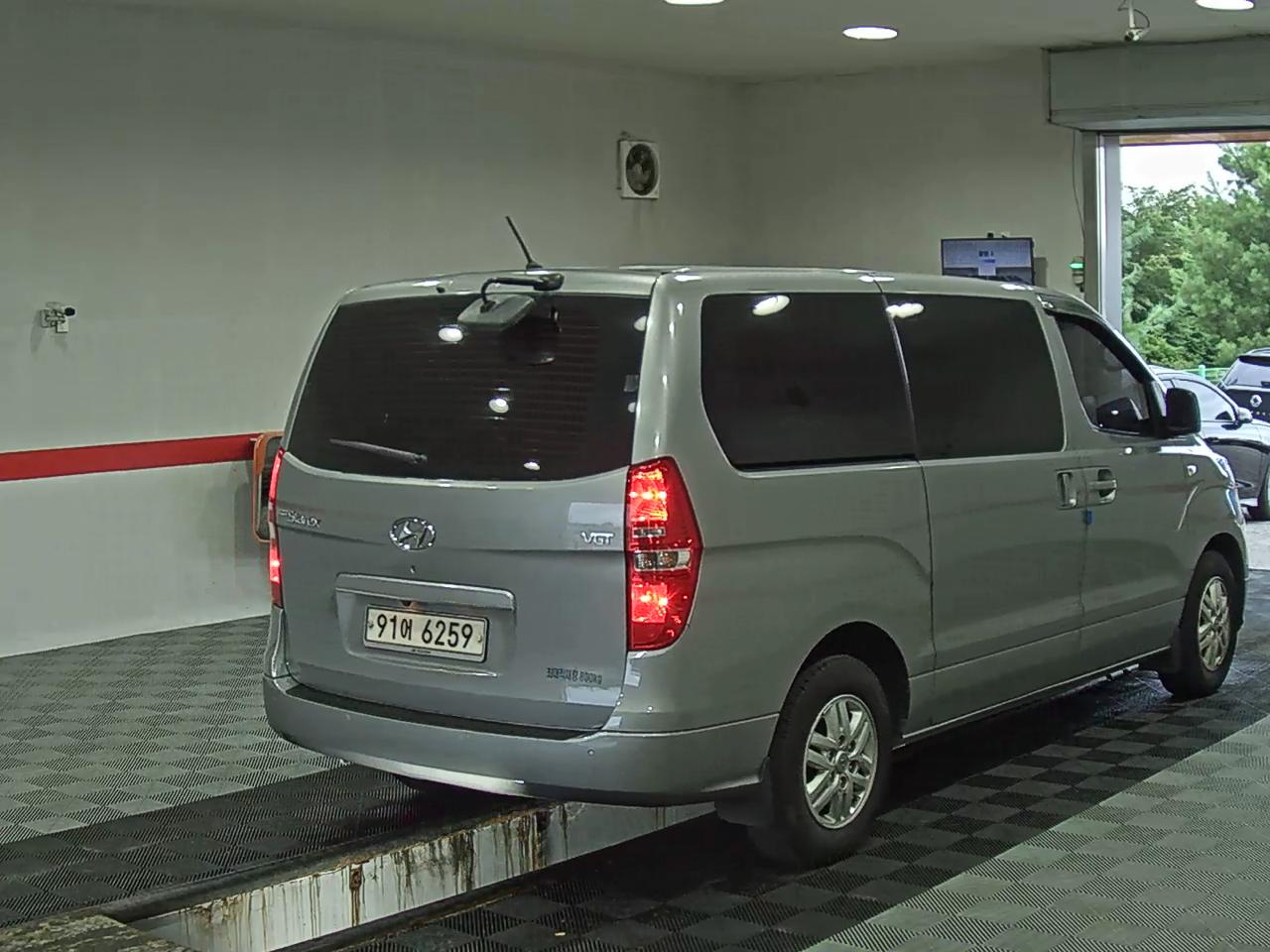 2021 - hyundai grand starex