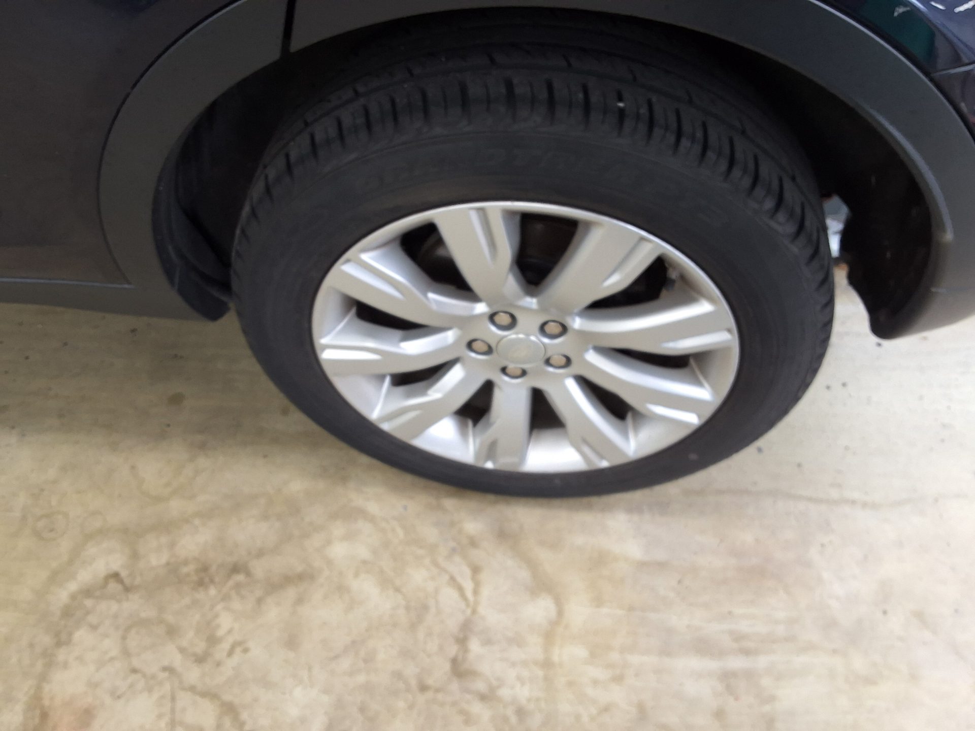 2016 - land rover discovery