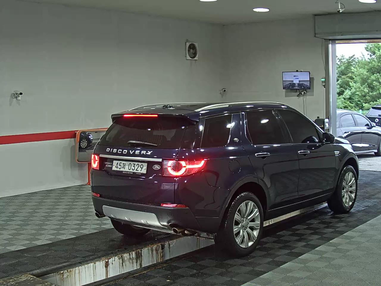 2016 - land rover discovery