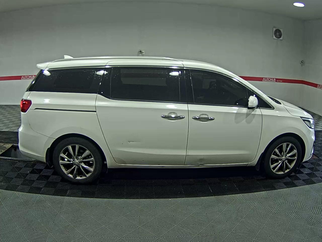 2020 - kia carnival