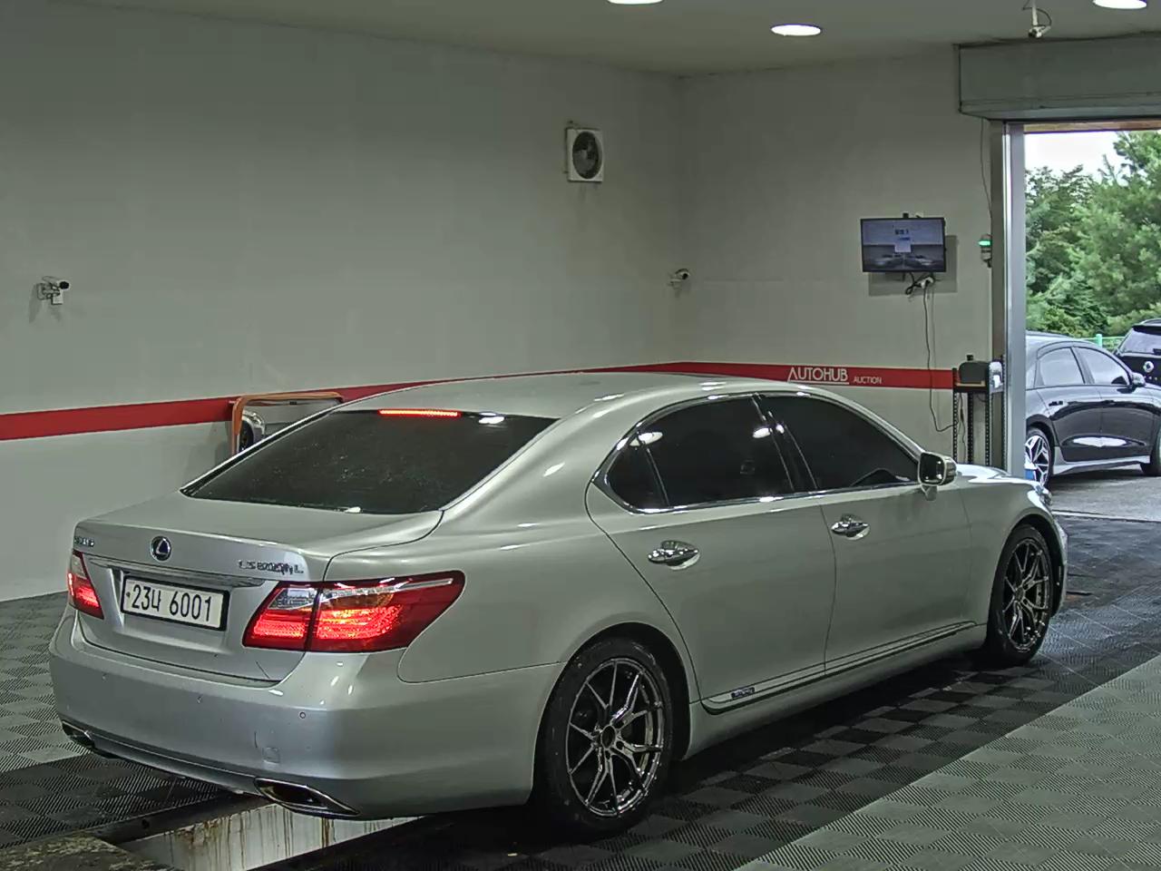 2010 - lexus ls