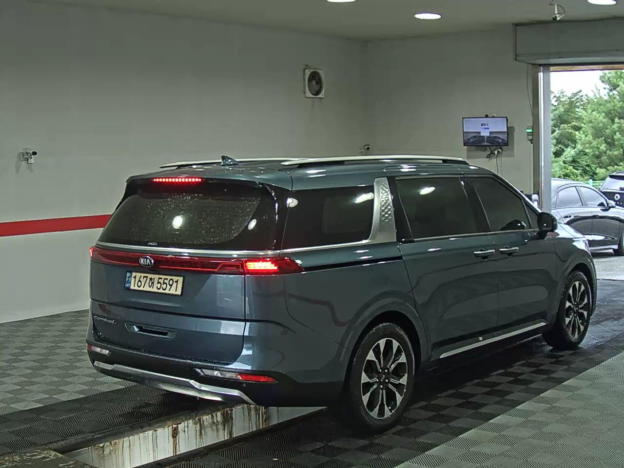 2021 - kia carnival