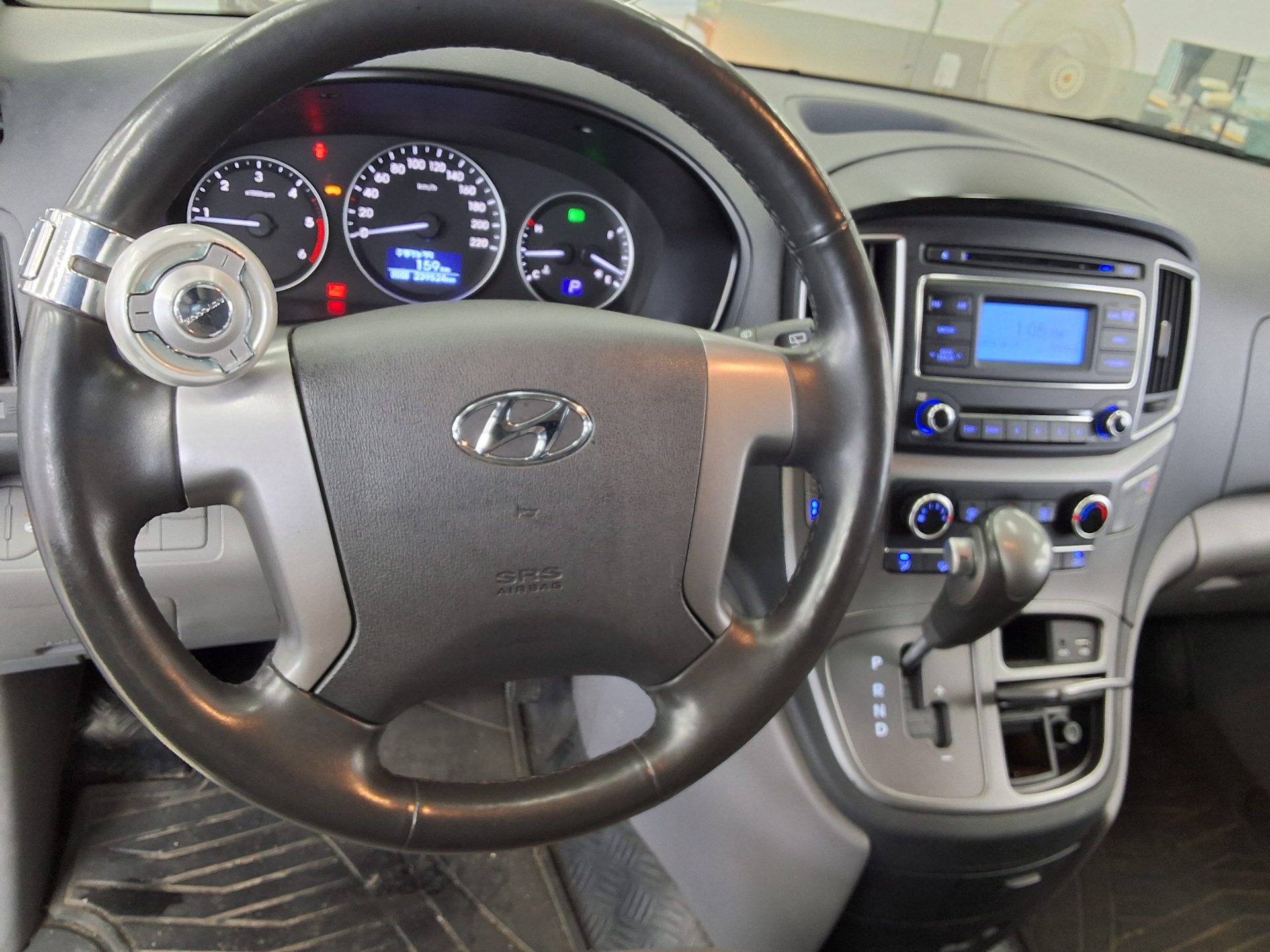 2019 - hyundai grand starex