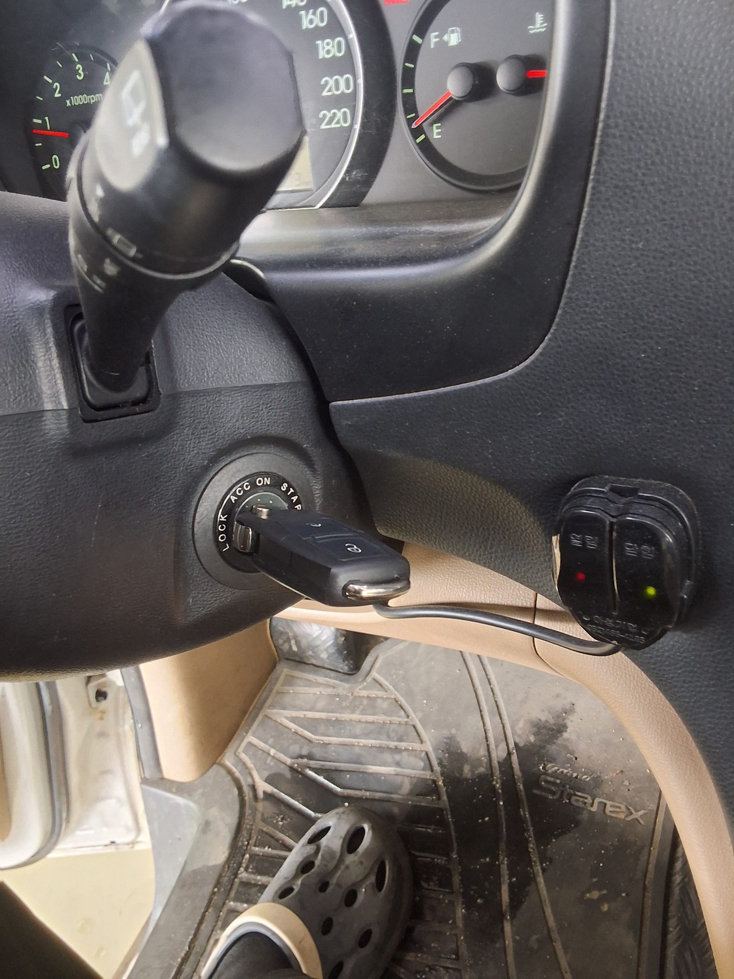 2012 - hyundai grand starex