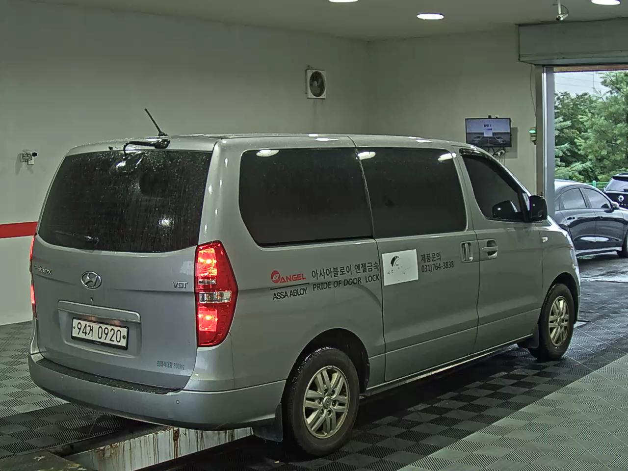 2019 - hyundai grand starex