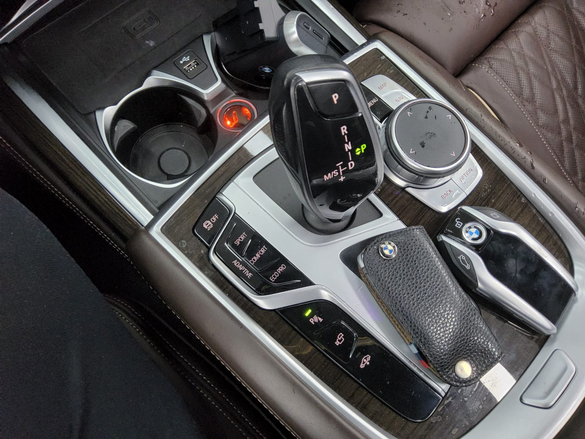 2021 - bmw m7