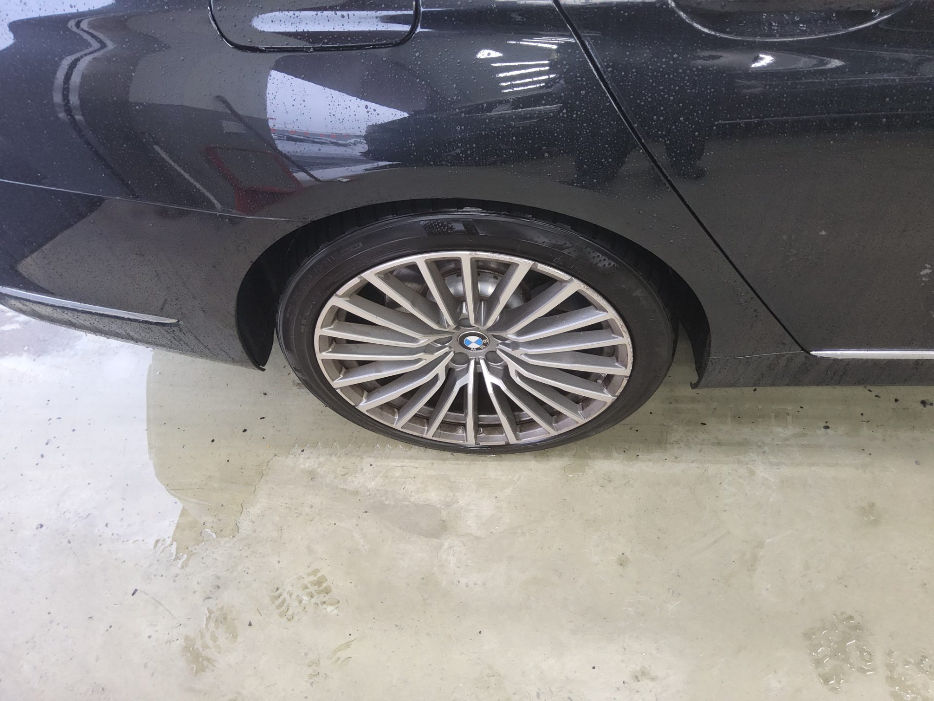 2021 - bmw m7