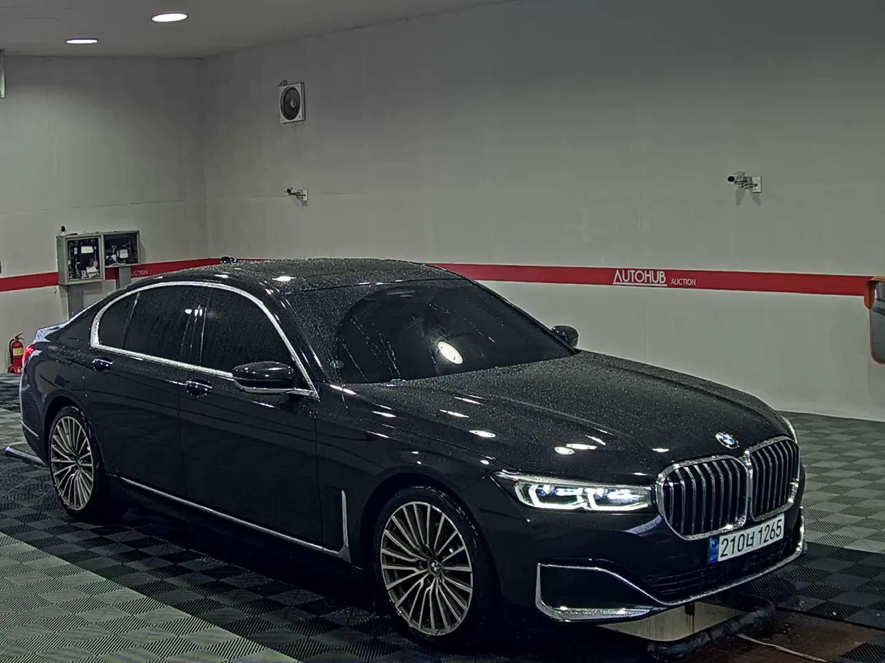 2021 - bmw m7