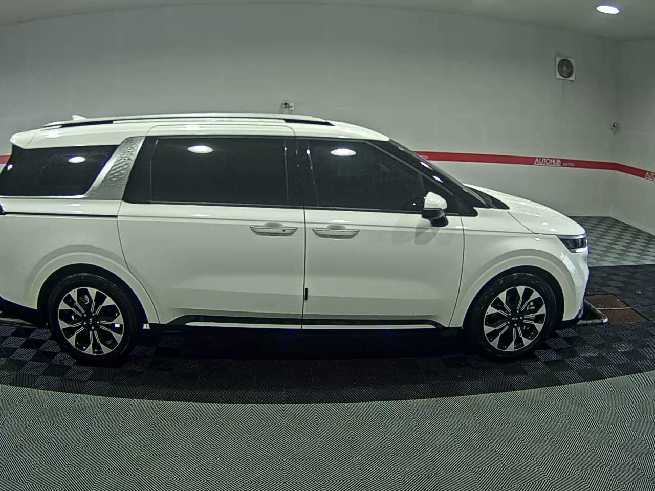 2021 - kia carnival