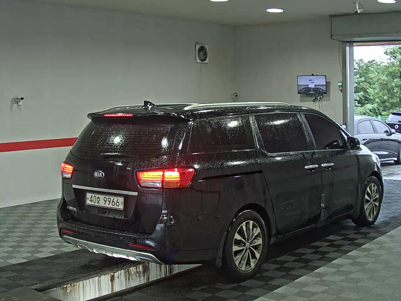 2017 - kia carnival
