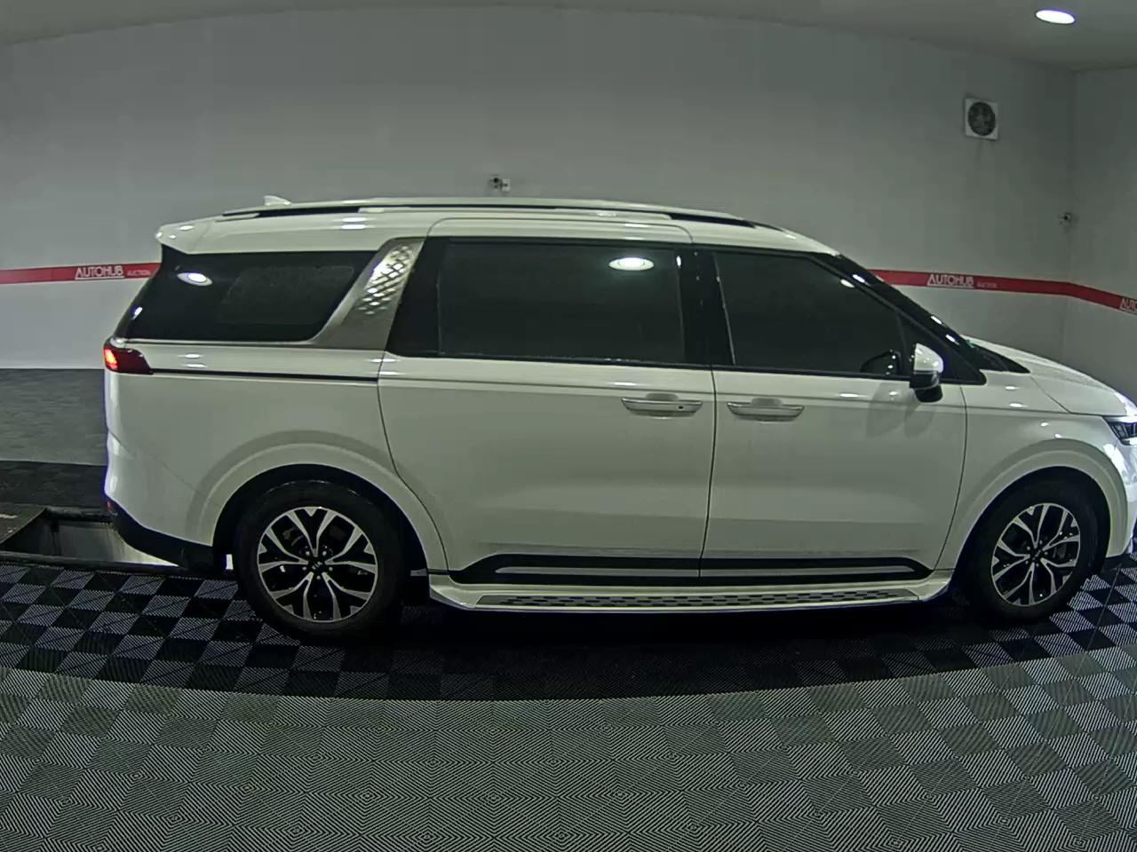 2023 - kia carnival