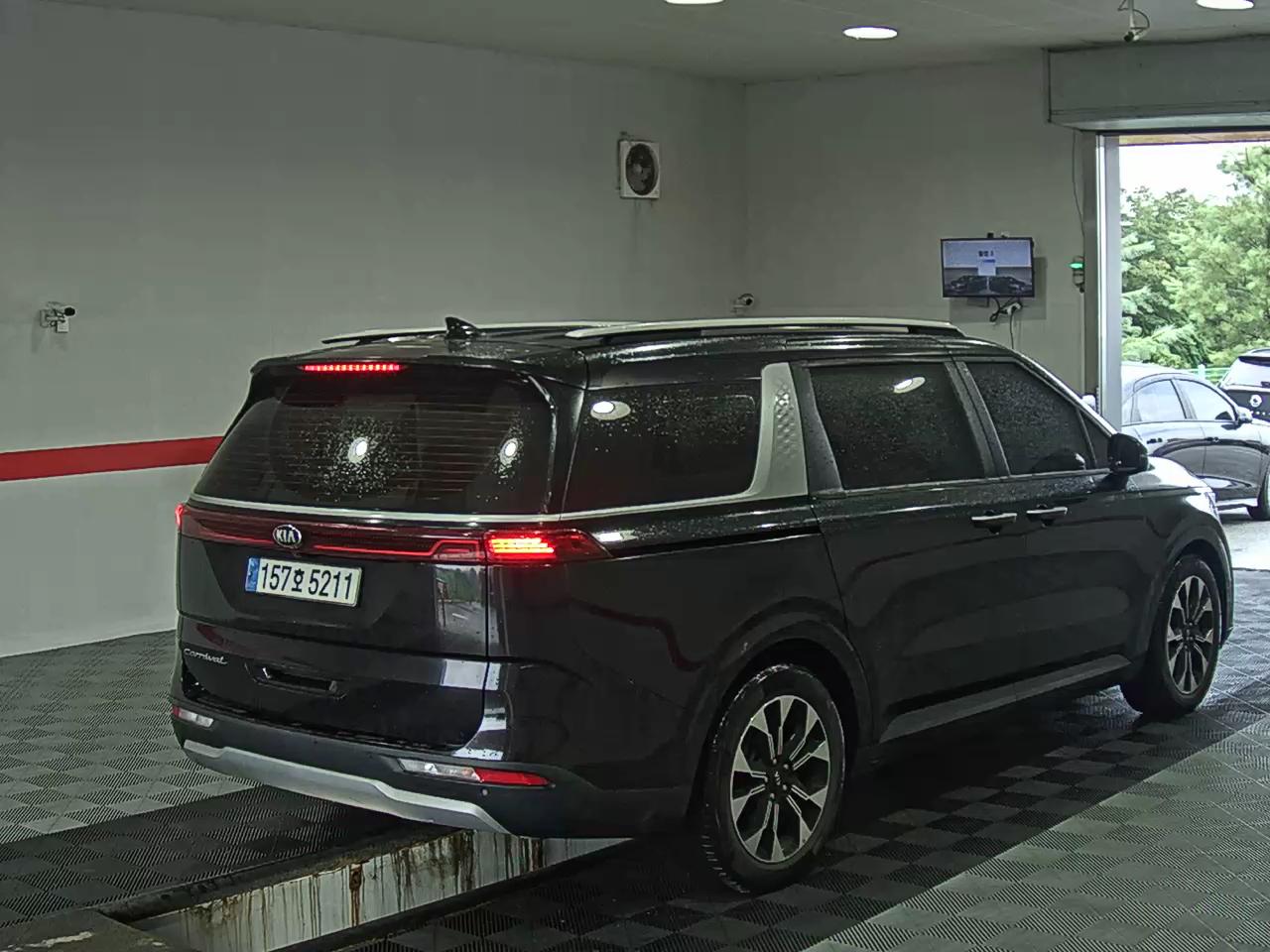 2021 - kia carnival