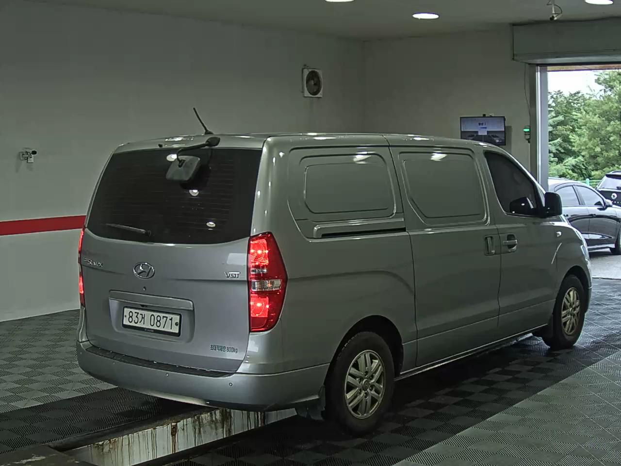 2017 - hyundai grand starex