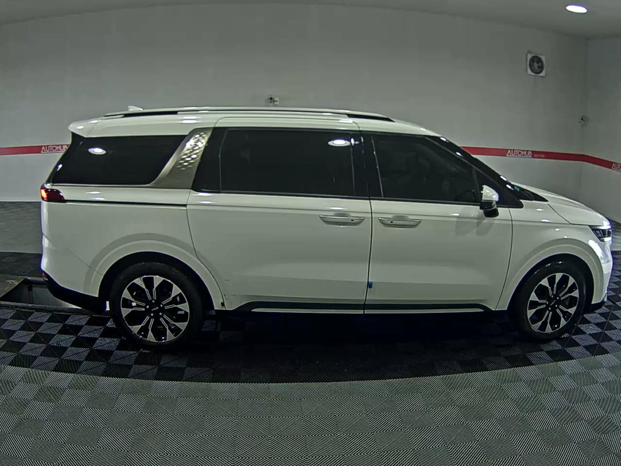 2023 - kia carnival