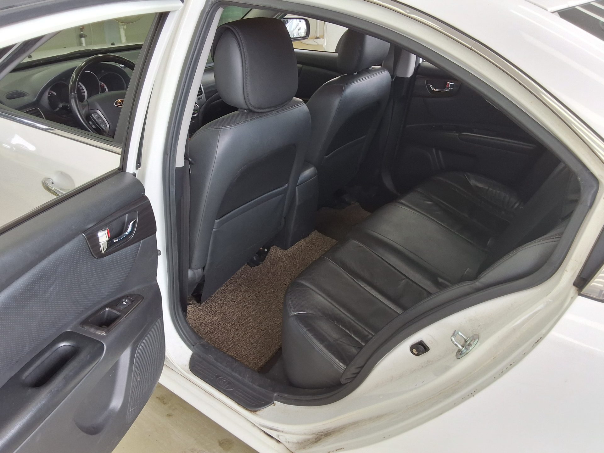 2010 - kia lotze