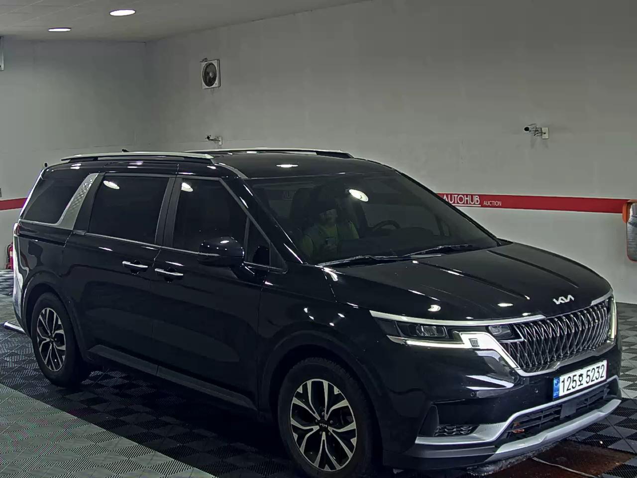 2023 - kia carnival