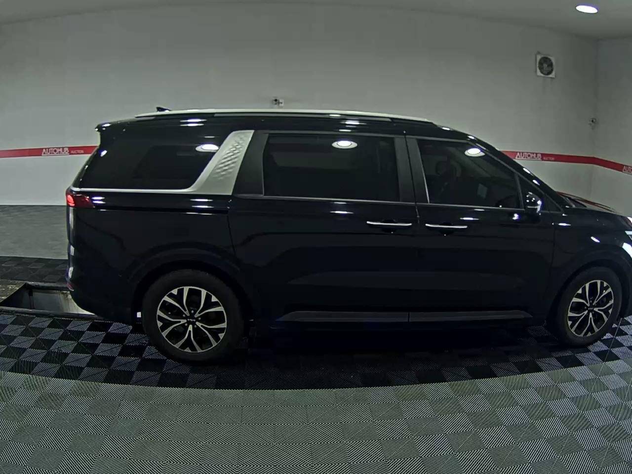 2023 - kia carnival