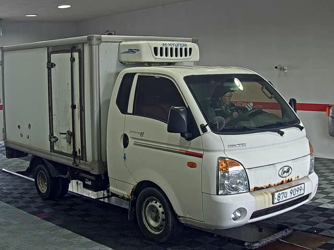 2010 - hyundai truck