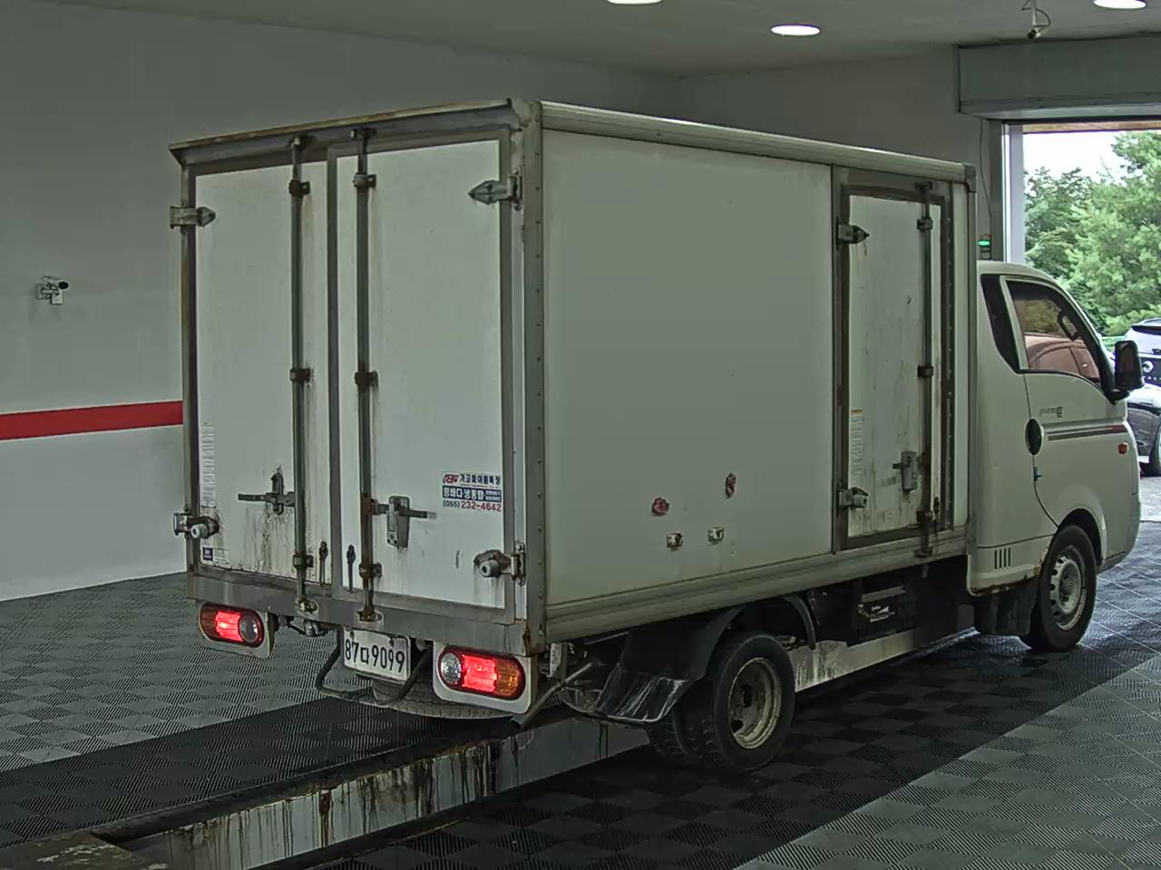 2010 - hyundai truck