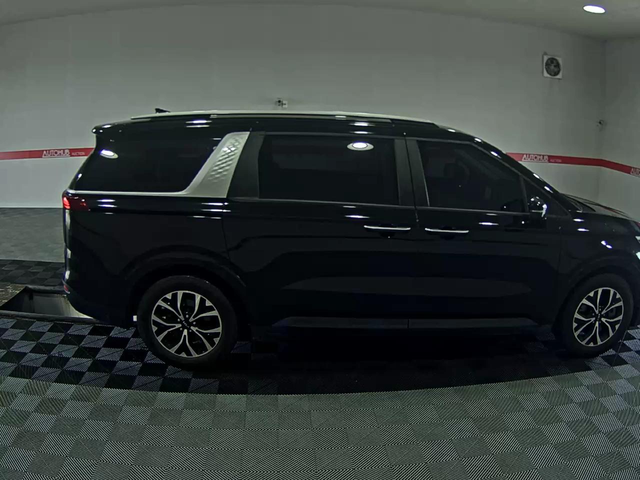 2023 - kia carnival