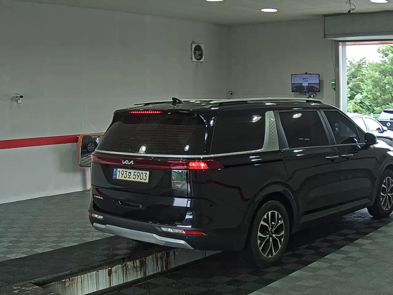 2023 - kia carnival