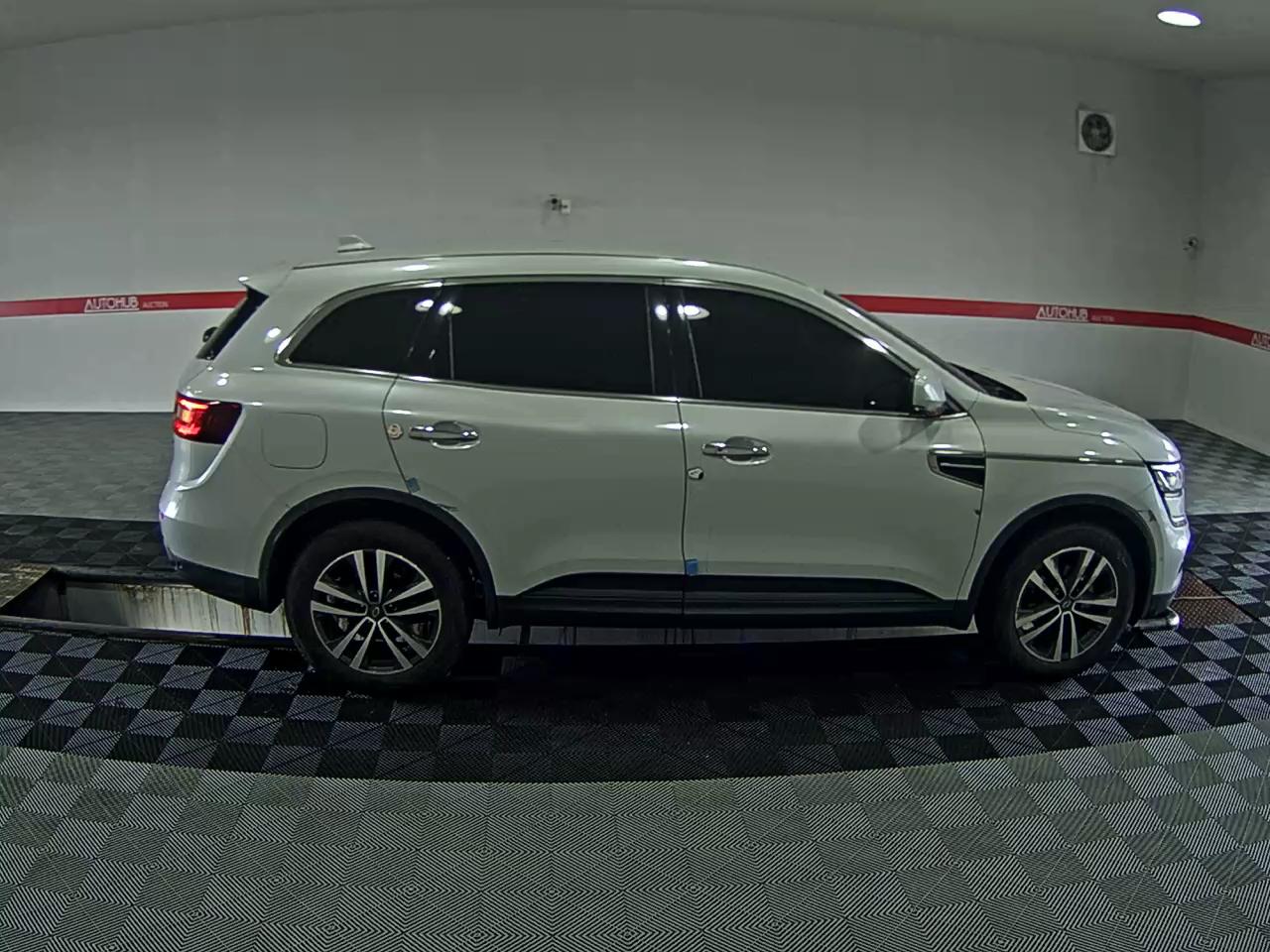 2020 - renault qm6