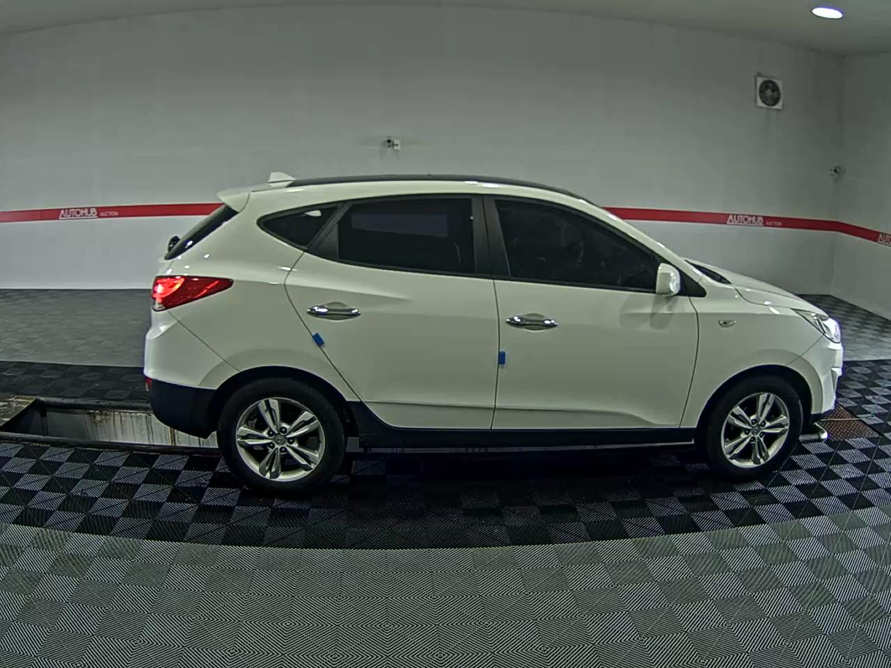 2010 - hyundai tucson
