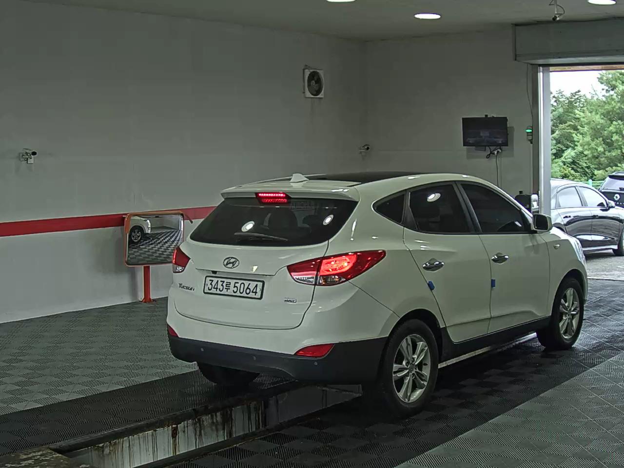 2010 - hyundai tucson