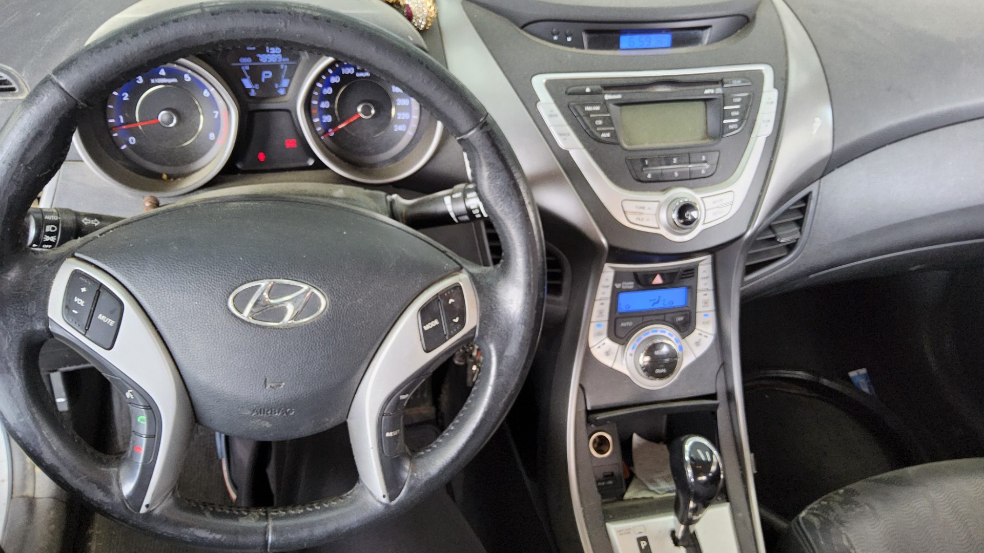 2011 - hyundai avante