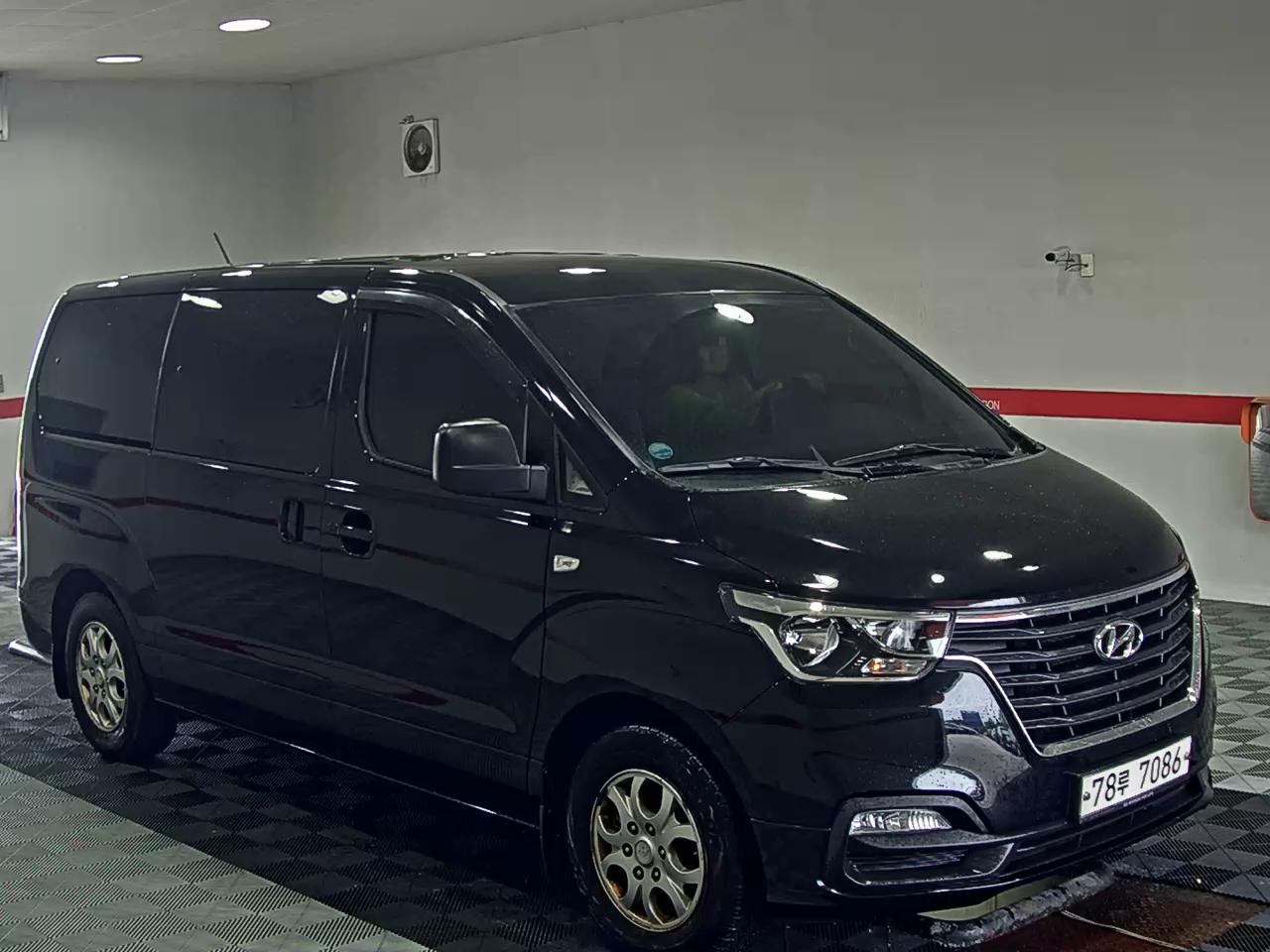 2020 - hyundai grand starex
