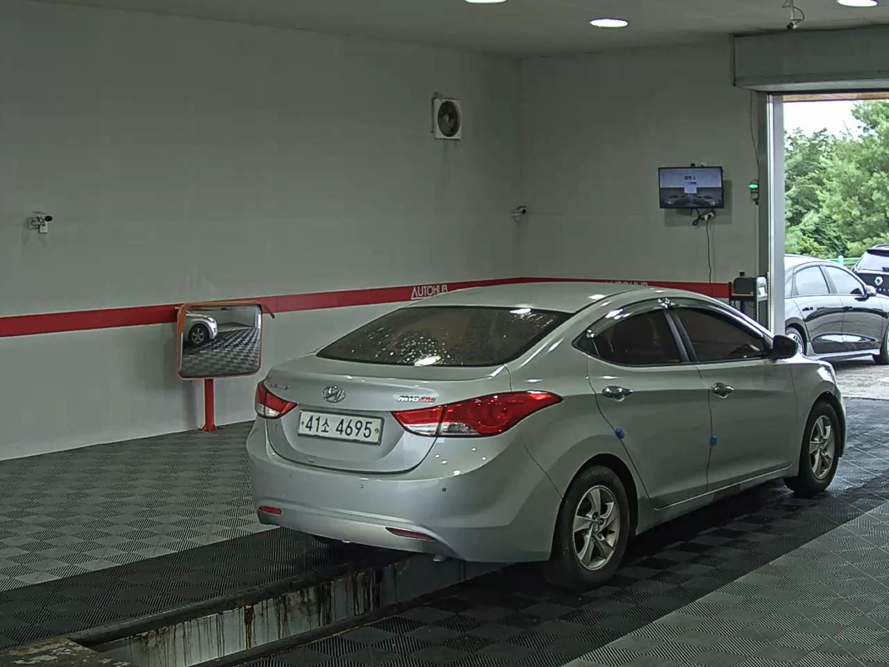 2011 - hyundai avante