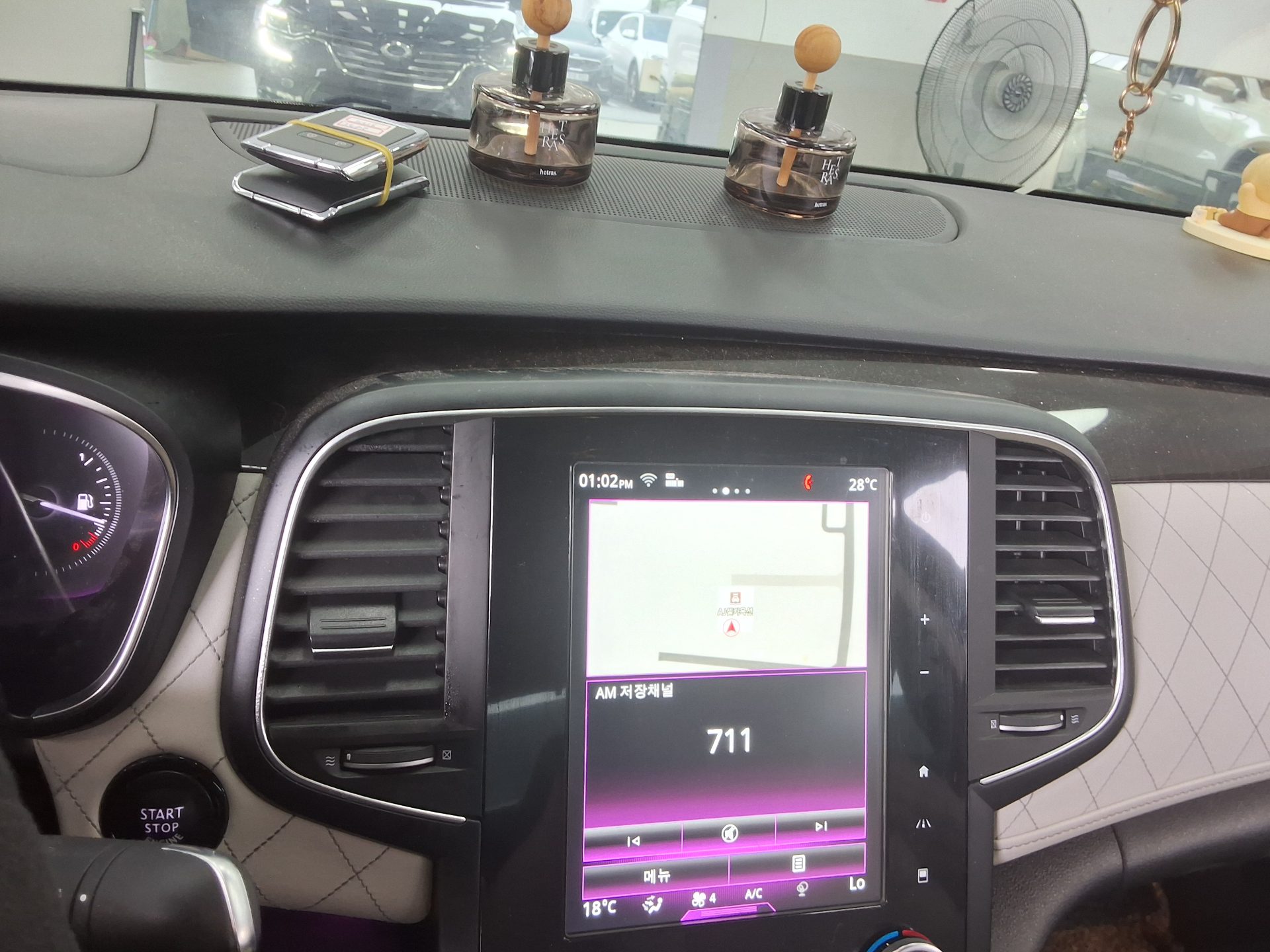 2017 - renault sm6