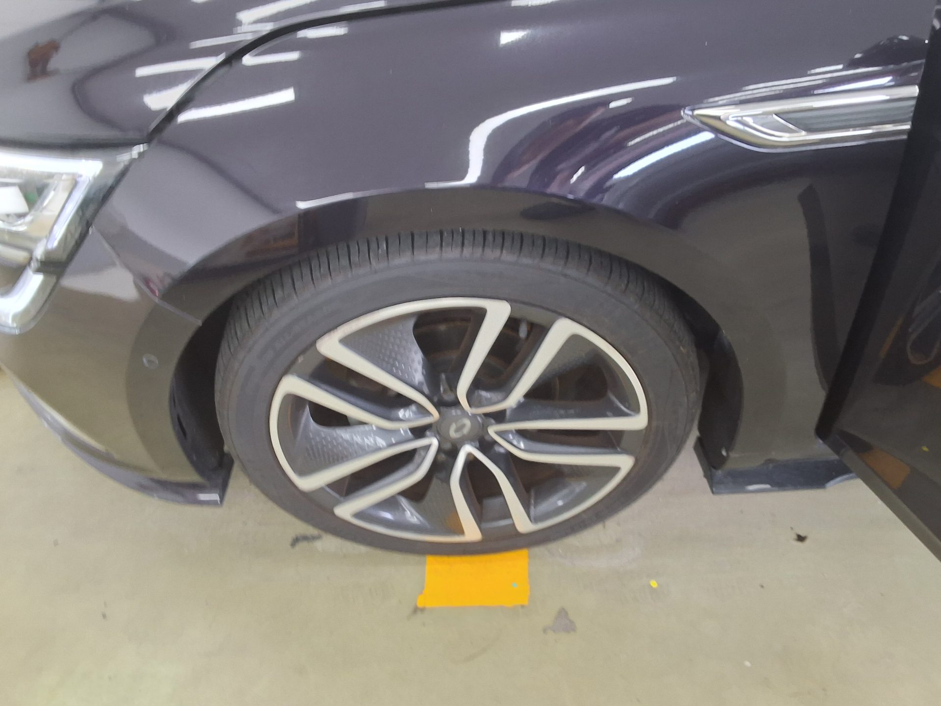 2017 - renault sm6