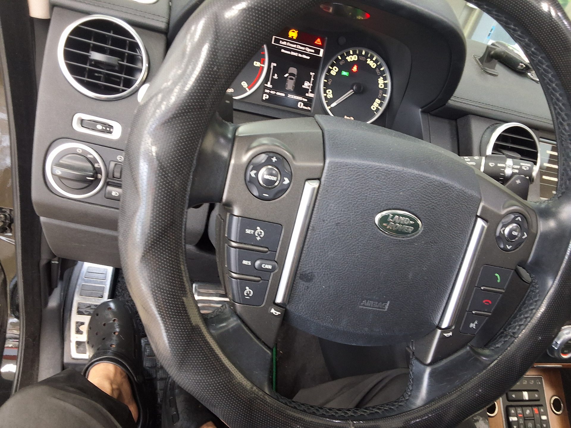 2014 - land rover discovery