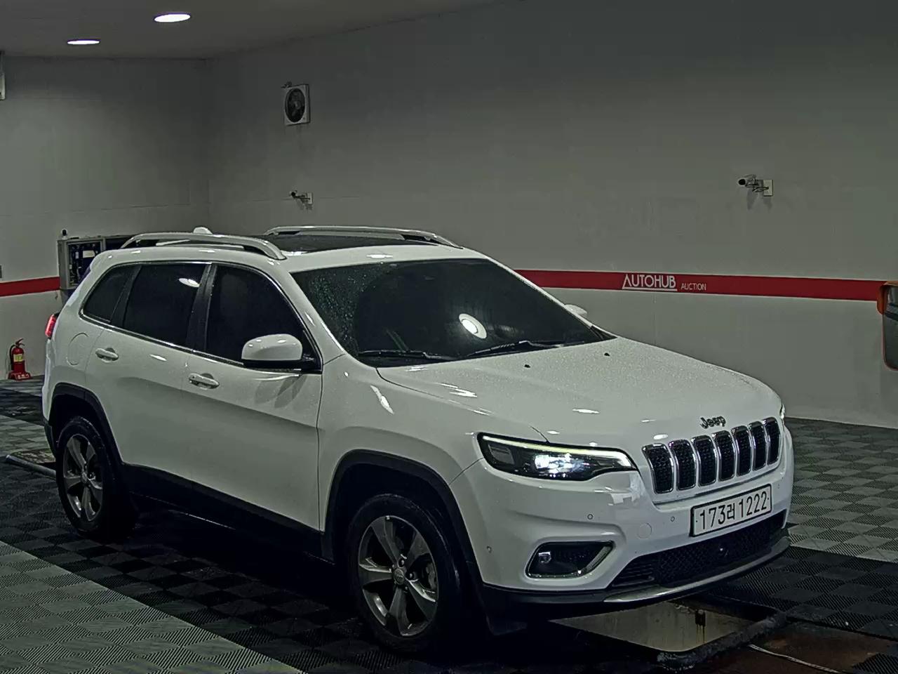 2021 - jeep cherokee
