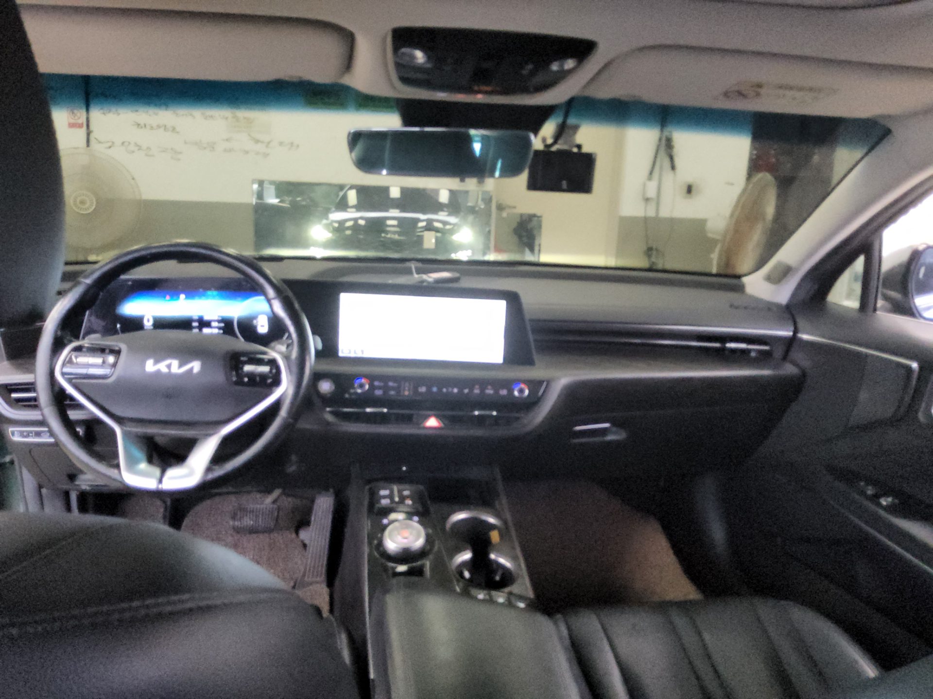 2022 - kia k8
