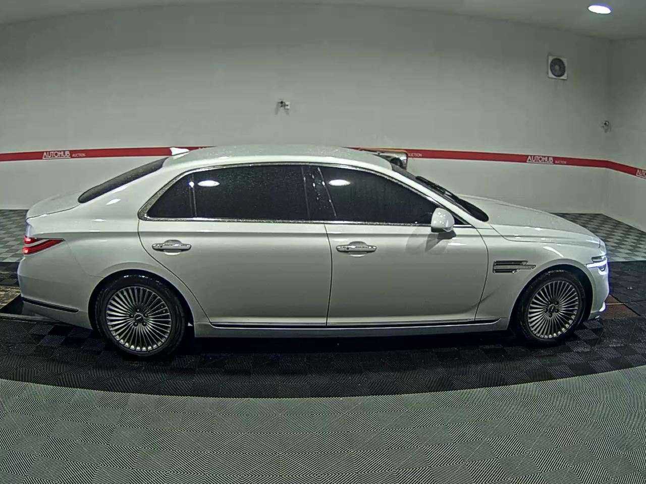 2019 - genesis g90