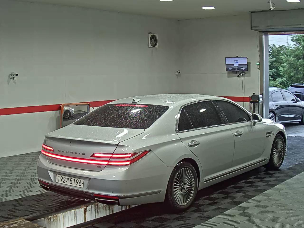 2019 - genesis g90
