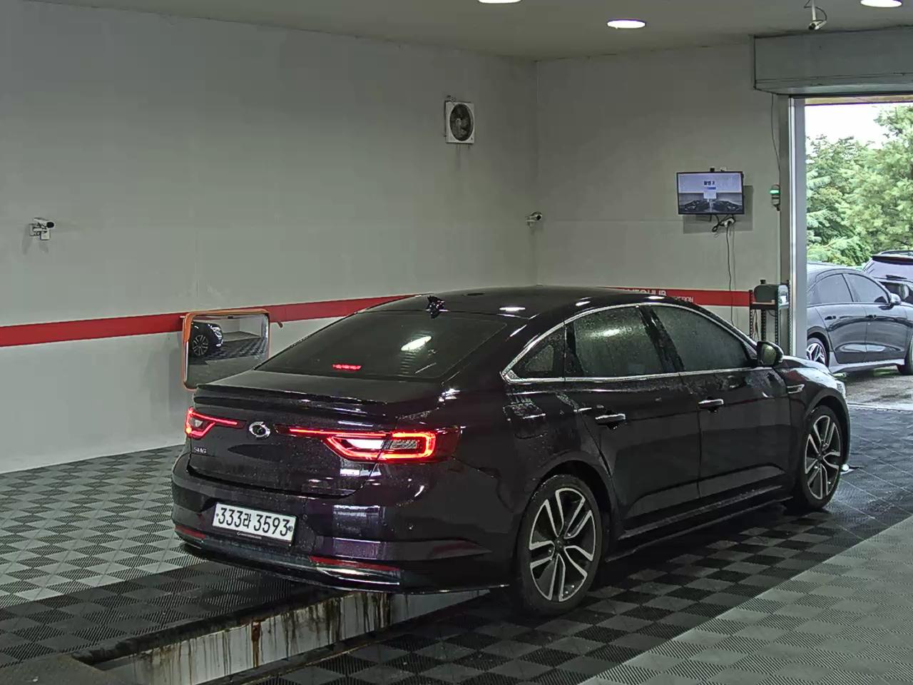 2017 - renault sm6