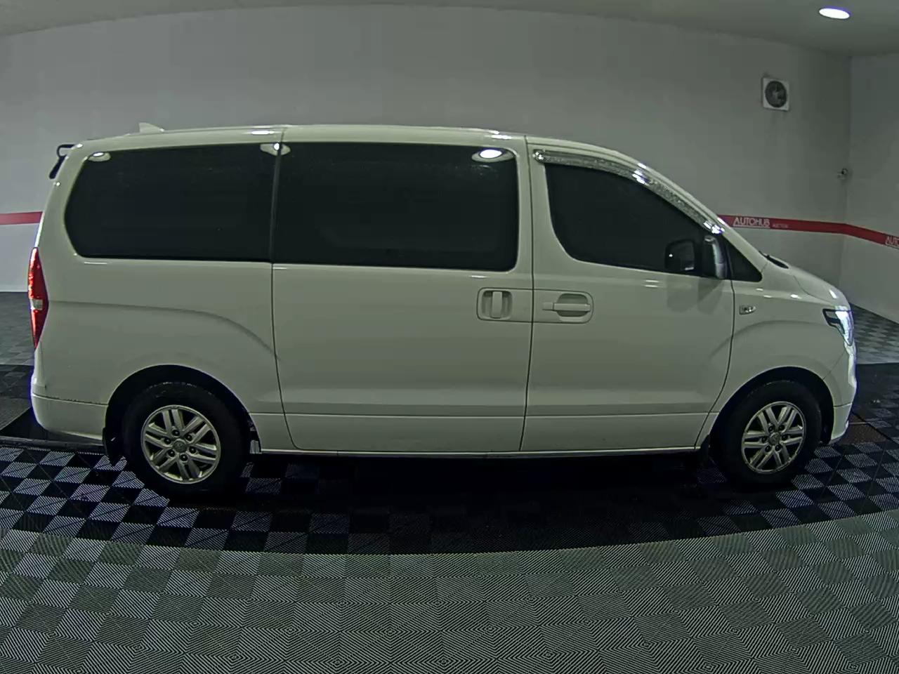 2020 - hyundai grand starex