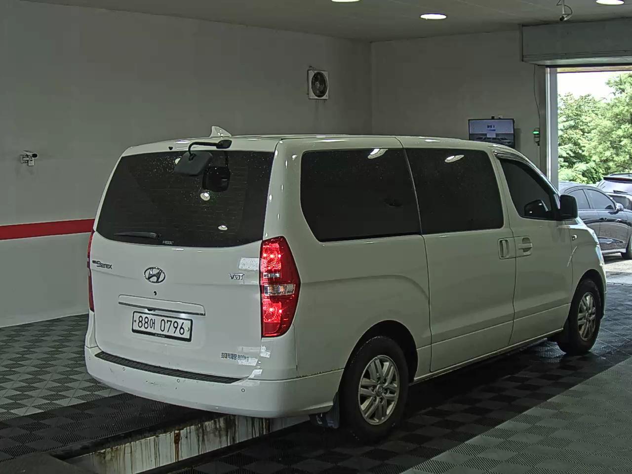 2020 - hyundai grand starex