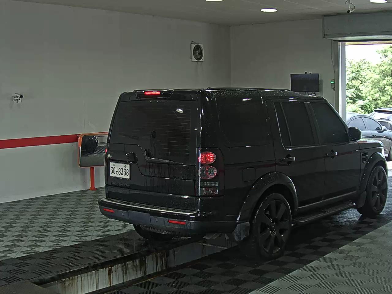 2014 - land rover discovery