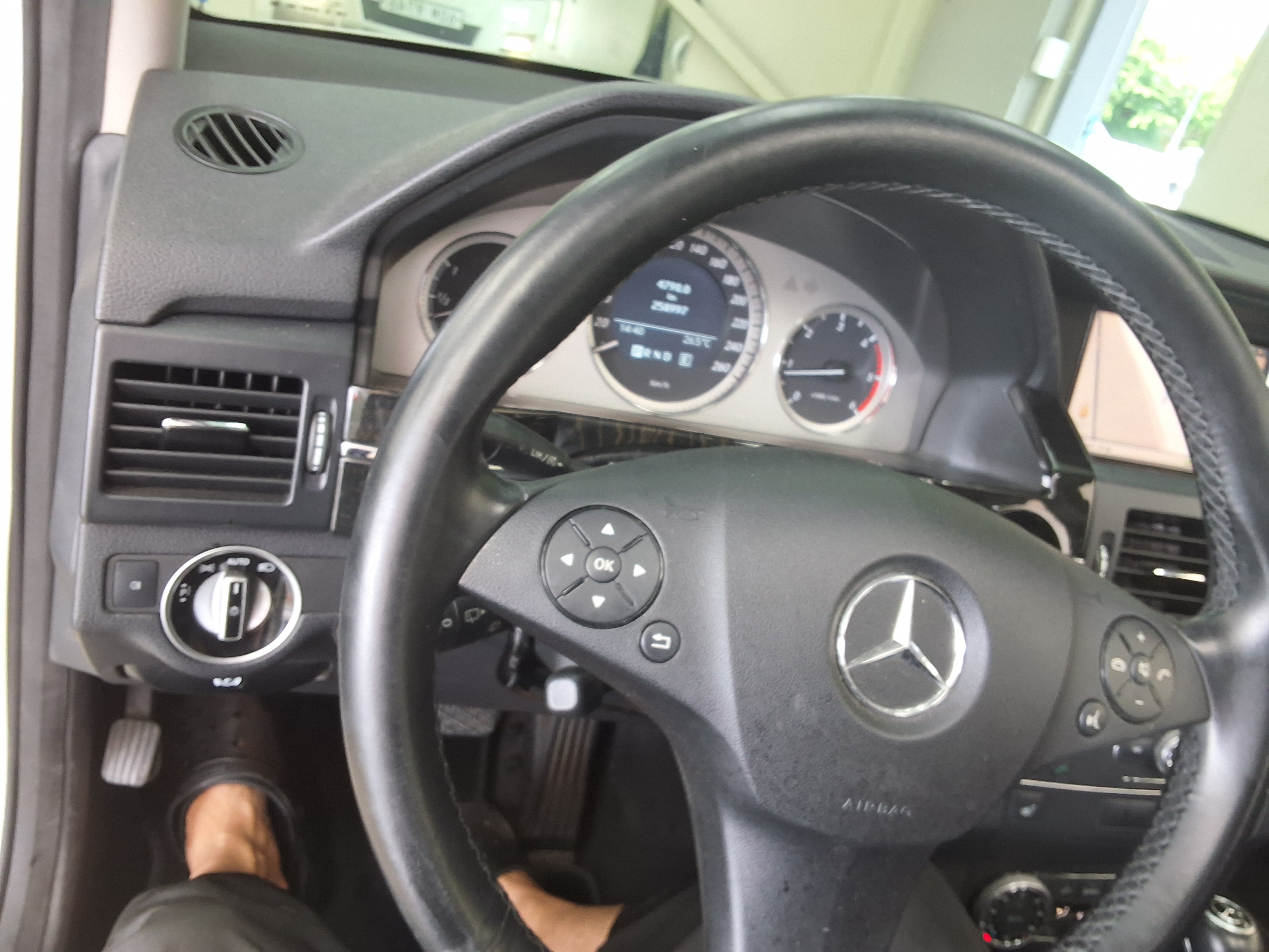 2012 - mercedes-benz glk220