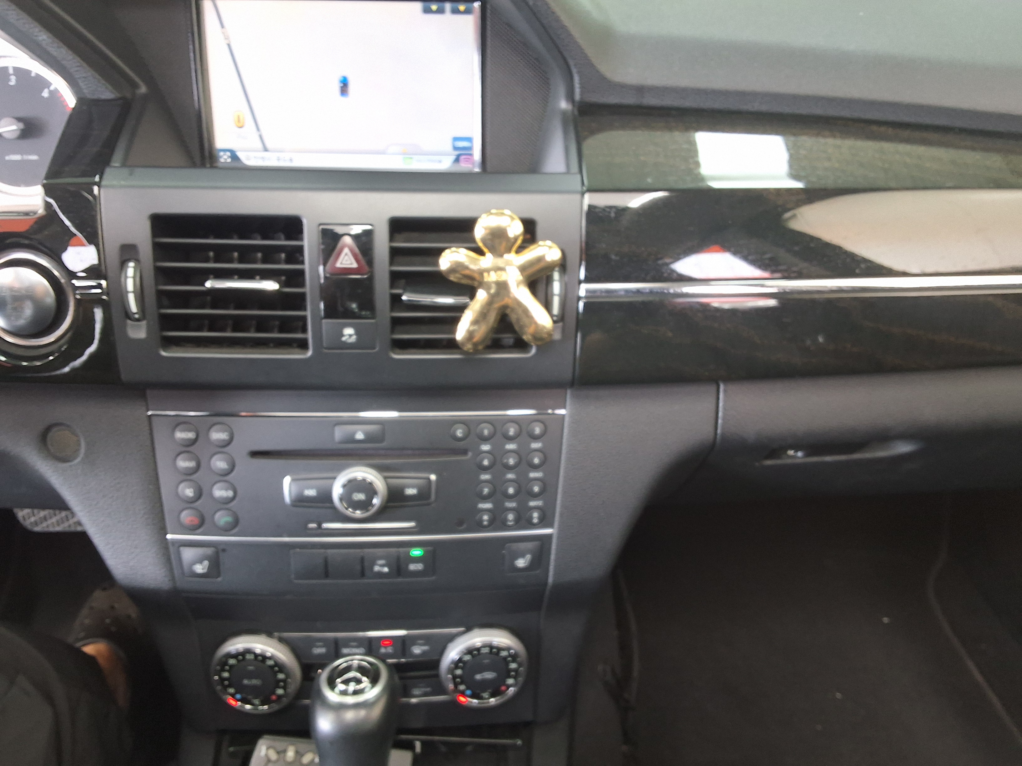 2012 - mercedes-benz glk220