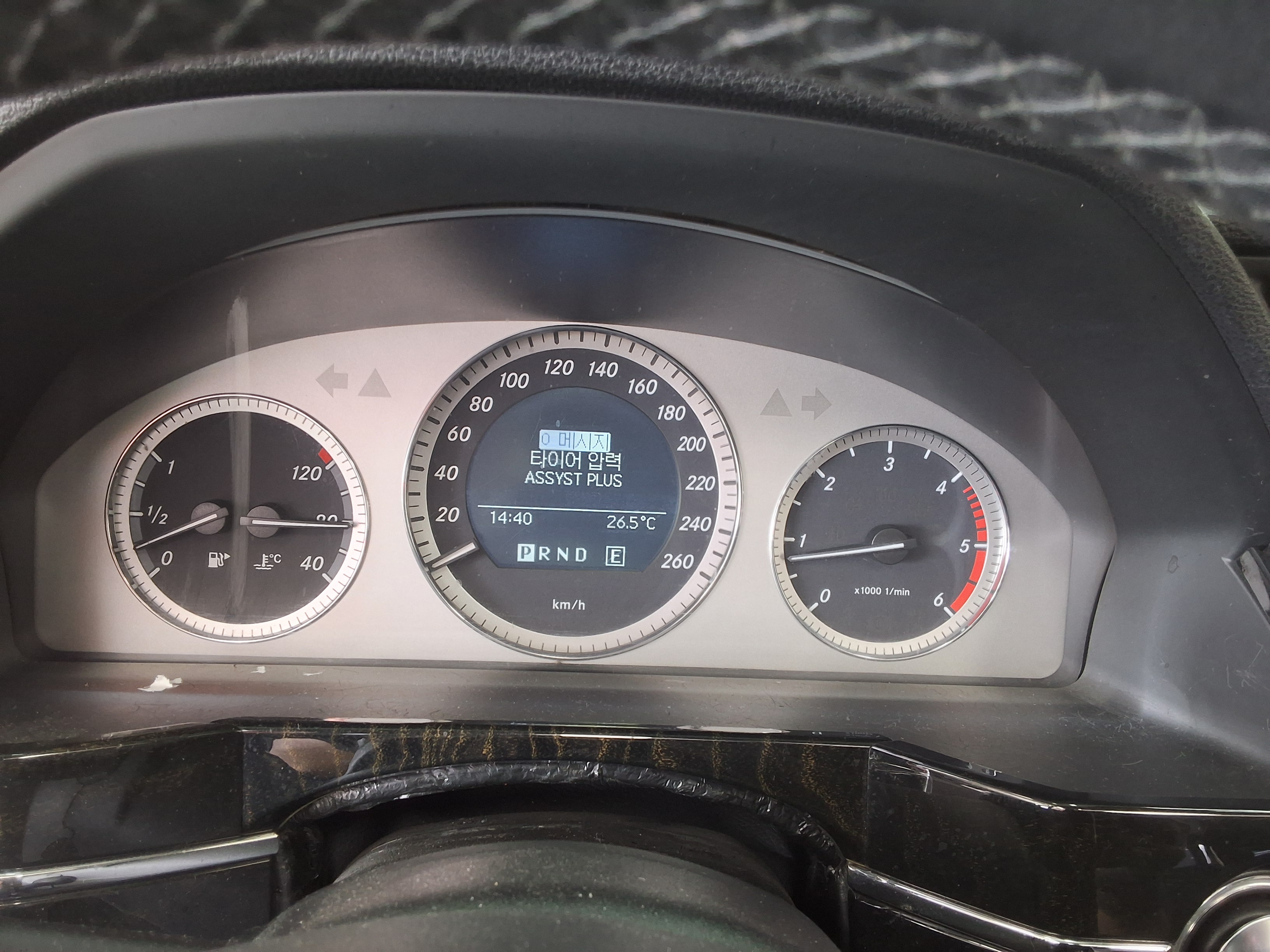 2012 - mercedes-benz glk220